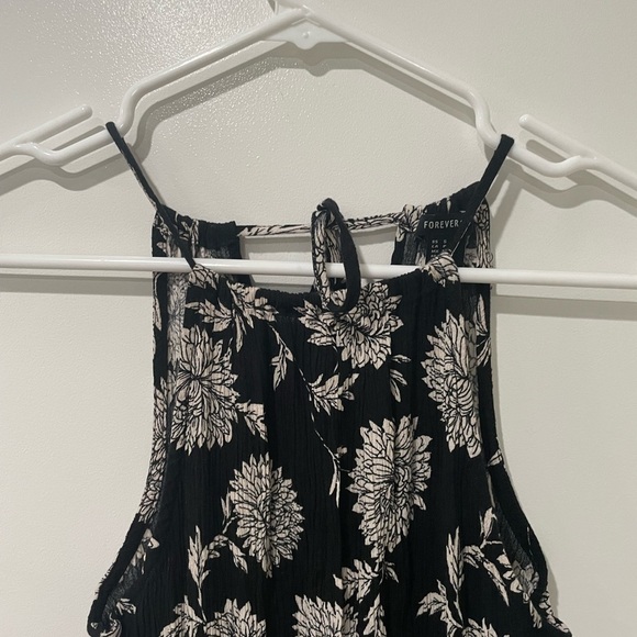 Forever 21 Halter Maxi Dress - Picture 3 of 4